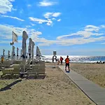 Anabella Summerland Mamaia