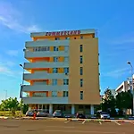 Anabella Summerland * Mamaia